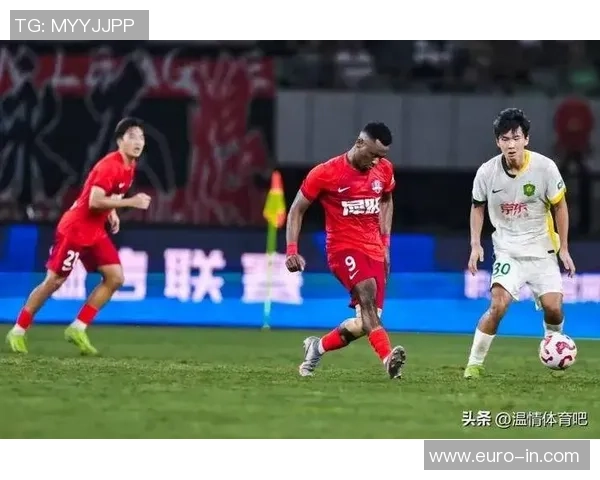 恩里克凌空抽射世界波廖均健奋力解围难阻玉昆率先攻破梅州球门 恩里克凌空抽射世界波廖均健奋力解围难阻玉昆率先攻破梅州球门